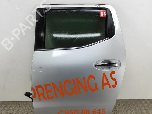 Used Left rear door Left rear door 16945717 16945717
