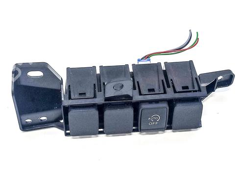 Used Switch Switch NISSAN QASHQAI II (J11, J11_) 1.2 DIG-T (115 hp) 6760325 6760325