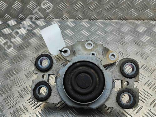 Used Engine mount VOLVO V70 III (135) D4 (181 hp) 29829790