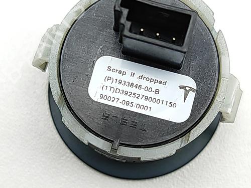 Switch TESLA MODEL Y (5YJY) Long Range All-wheel Drive | BP36232100I30 - Image 6