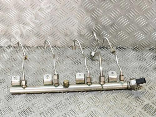 Used Injection rail Injection rail BMW 5 (F10) 550 i xDrive (408 hp) 9228400 9228400