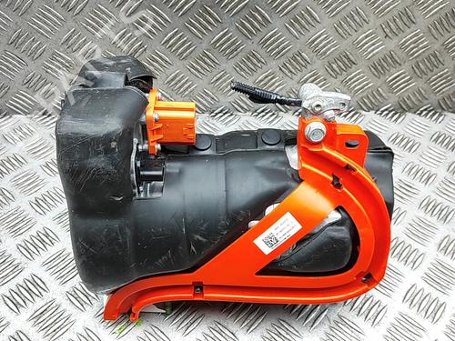 AC compressor TESLA MODEL Y (5YJY) Long Range All-wheel Drive | BP38565539M34 - Image 3