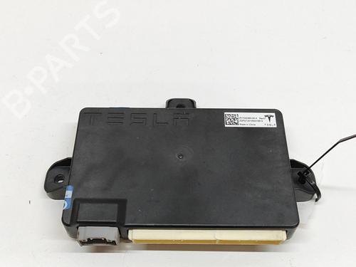 Elektronische module TESLA MODEL X (5YJX) P100D AWD (772 hp) 28435887