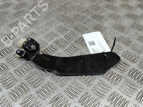 hingedoor-check-strap-mercedes-benz-eqv-w447-2020-27772426 main image