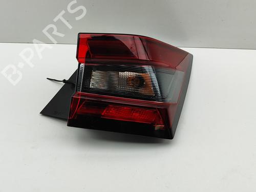 Used Right taillight NISSAN JUKE (F16_) DIG-T 117 (117 hp) 28433469