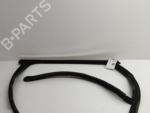 Used Door moulding trim PORSCHE CAYENNE (9YA) 3.0 AWD (9YAAA1) (340 hp) 27793068