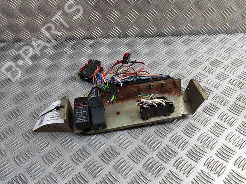 Used Fuse box LAND ROVER DEFENDER Station Wagon (L316, L315) 2.5 Td5 4x4 (L316) (122 hp) 27798481