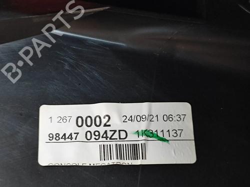 Middle console CITROËN C4 III (BA_, BB_, BC_) 1.2 PureTech 130 (BAHNSA, BAHNSB) | BP28550716I22