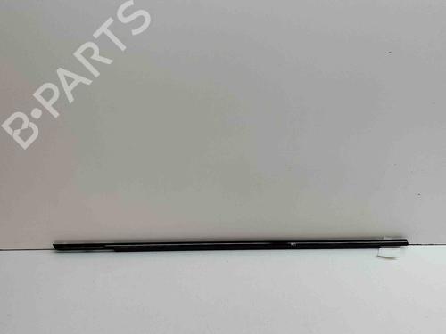 Used Door moulding trim VOLVO XC60 II (246) 2.0 B5 Mild-Hybrid (249 hp) 29486319