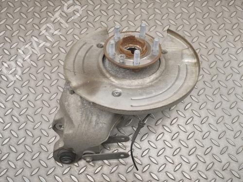 right-rear-steering-knuckle-land-rover-range-rover-velar-l560-2017-30826539 main image