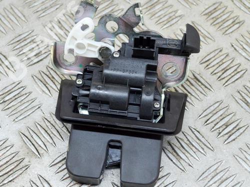 tailgate-lock-audi-a3-sportback-8va-8vf-s3-quattro-audi-8r0827505a-2012-2013-2014-2015-2016-2017-2018-2019-2020-2021-10070291 main image