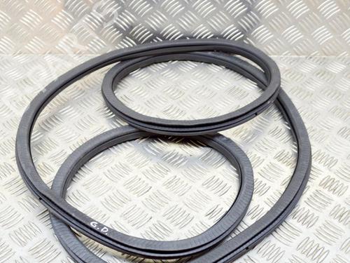 Used Rubber door seal PORSCHE PANAMERA (970) 3.0 D (250 hp) 14622895