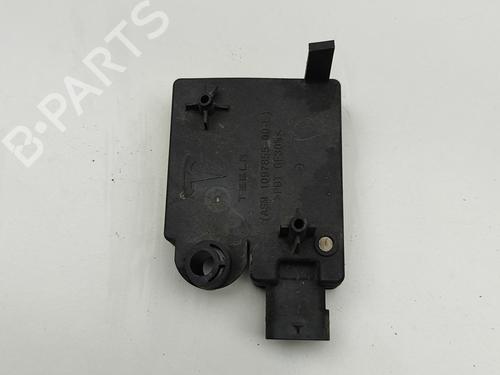 Electronic module TESLA MODEL 3 (5YJ3) EV AWD | BP27792079M83 