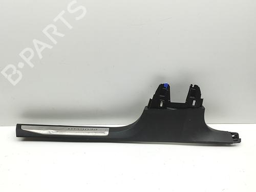 Used Step PEUGEOT 3008 II SUV (MC_, MR_, MJ_, M4_) Hybrid 180 (M4DGLU) (179 hp) 30178346