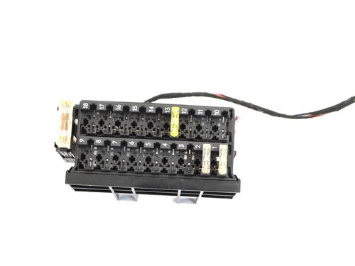 Used Fuse box MERCEDES-BENZ VITO / MIXTO Van (W639) 113 CDI (639.601, 639.603, 639.605) (136 hp) 30216442