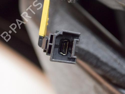 Middle console TESLA MODEL Y (5YJY) EV Performance All-wheel Drive | BP27752693I22 