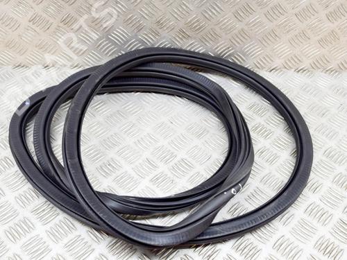 Gummiliste AUDI Q3 (F3B) 35 TFSI (150 hp) 27763593