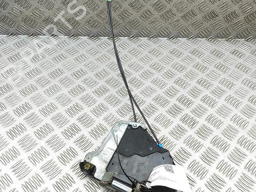 front-right-lock-lexus-gs-_l1_-2011-33400285 main image