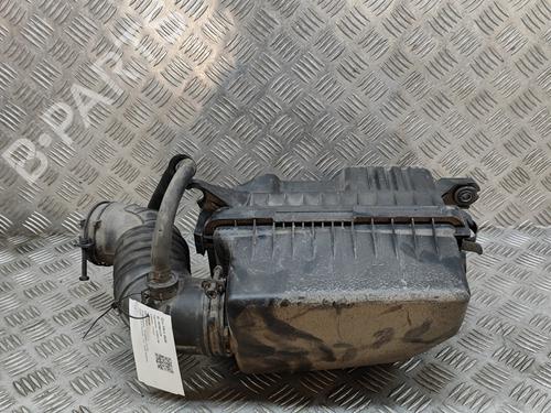 Used Air filter box TOYOTA YARIS (_P13_) 1.5 Hybrid (NHP130_, NHP130) (101 hp) 19283891