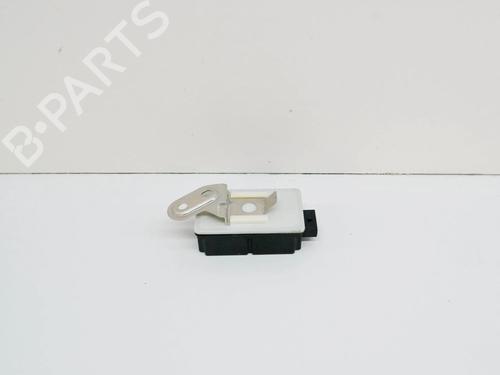 Used Electronic module Electronic module TESLA MODEL S (5YJS) 90D AWD (422 hp) 10073175 10073175