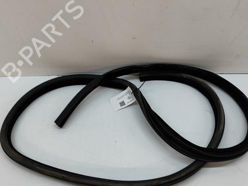 Used Rubber door seal LAND ROVER RANGE ROVER SPORT II (L494) 5.0 SCV8 4x4 (510 hp) 27792519