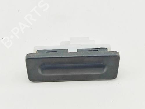 Used Switch Switch PEUGEOT 2008 II (UD_, US_, UY_, UJ_, UR_, UC_) e-2008 (UKZKXZ) (136 hp) 36181096 36181096