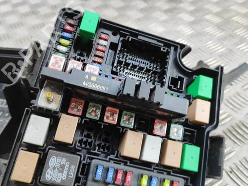 Fuse box HYUNDAI SANTA FÉ III (DM, DMA) 2.2 CRDi 4WD | BP27933654E1