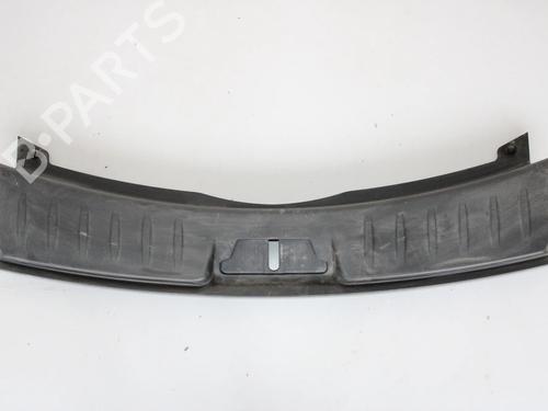 tailgate-trim-jaguar-e-pace-x540-2017-33379590 main image