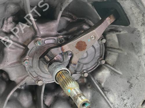 Gearbox NISSAN PATHFINDER III (R51) 2.5 dCi 4WD | BP25786935M3 