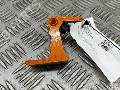Used Hinge/Door check strap SKODA KAROQ (NU7, ND7) 1.5 TSI (150 hp) 18878771
