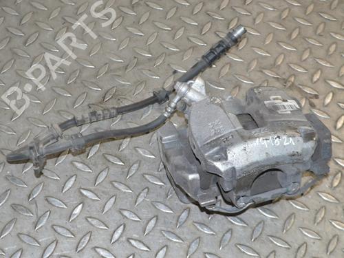 Used Right front brake caliper Right front brake caliper PEUGEOT 3008 II SUV (MC_, MR_, MJ_, M4_) 1.2 THP/ PureTech 130 (MRHNSM, MRHNSU, MRHNSJ, MRHNYW,... (131 hp) 33346337 33346337
