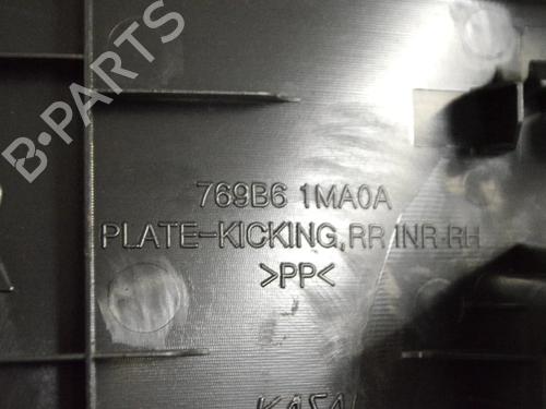 Step INFINITI M (Y51) 30d | BP30223635C149