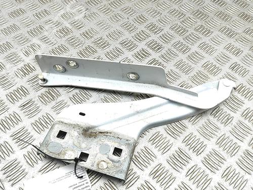 hingedoor-check-strap-jaguar-f-pace-x761-2015-33291661 main image