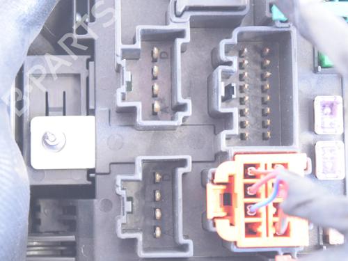 Fuse box TESLA MODEL X (5YJX) P100D AWD | BP30620743E1 - Image 5