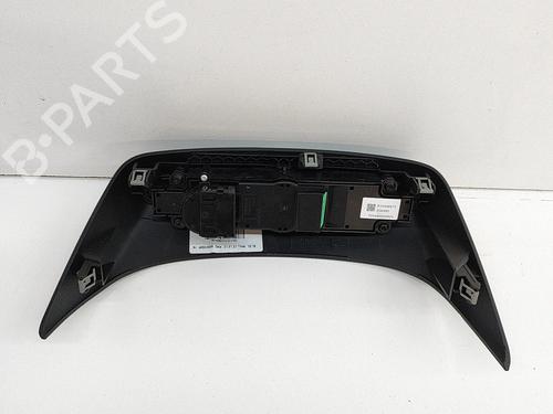 Switch VOLVO XC40 (536) T3 | BP27774758I30 - Image 2