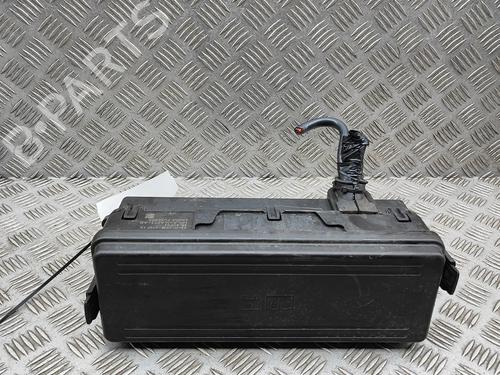Used Fuse box Fuse box 38162244 38162244
