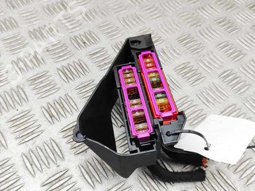 Used Fuse box Fuse box PORSCHE MACAN (95B) 3.0 S Diesel (258 hp) 40460155 40460155
