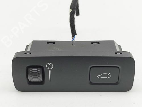 Used Switch VOLVO XC40 (536) T3 (150 hp) 30257656