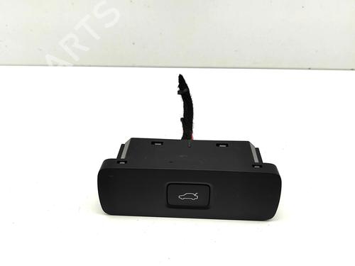 Used Switch VOLVO XC60 II (246) B4 Mild-Hybrid AWD (197 hp) 31192544