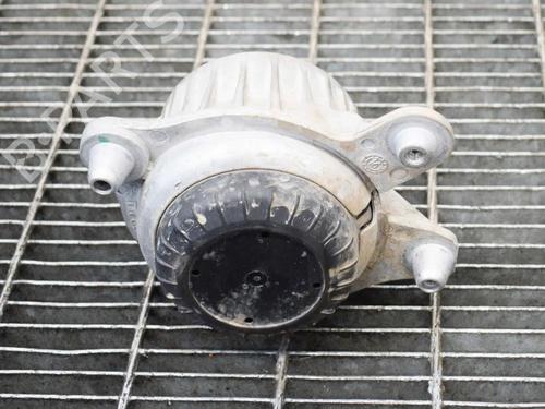 Used Engine mount Engine mount MERCEDES-BENZ E-CLASS (W213) E 350 d (213.033) (258 hp) 6747661 6747661
