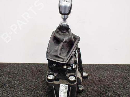 Used Gear lever FORD FOCUS III 1.0 EcoBoost (125 hp) 6747873