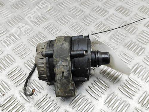 Pompe de circulation d'eau BMW X1 (F48) xDrive 25 e Plug-in-Hybrid (220 hp) 32345043