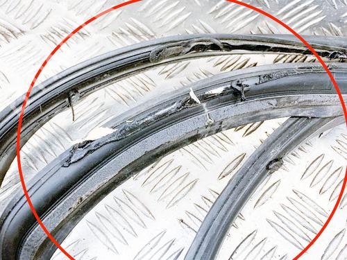 Rubber door seal TESLA MODEL X (5YJX) P90D AWD | BP14610791C142 