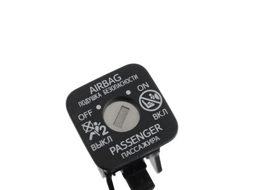 switch-lexus-es-_z10_-_a10_-_h10_-2018-33358579 main image