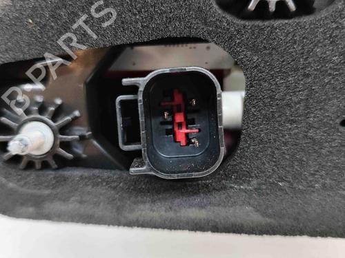 Rear center light LAND ROVER RANGE ROVER VELAR (L560) 2.0 D240 SD4 4x4 | BP29337109I39 