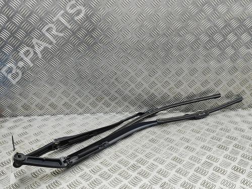 Used Front windshield wiper arm MASERATI LEVANTE SUV (M161) 3.0 D Q4 (275 hp) 31859344