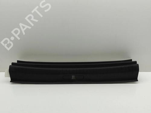 Used Tailgate trim PEUGEOT 3008 III (KA_, KB_, KC_) e-210 (KCZKZX) (213 hp) 28676142