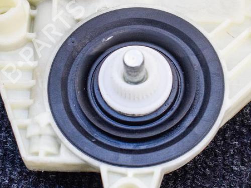 Right front window motor MERCEDES-BENZ C-CLASS (W205) C 220 BlueTEC / d (205.003) | BP6747541E20 