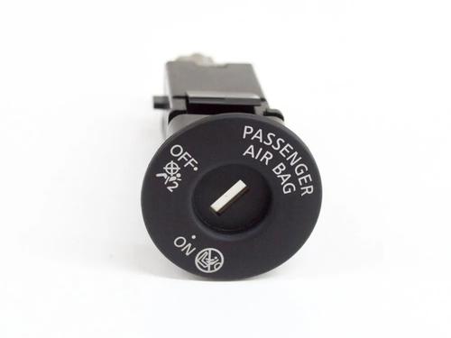 Used Switch NISSAN LEAF (ZE1) Electric (150 hp) 27761335