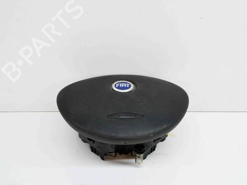 Used Driver airbag FIAT DOBLO Box Body/MPV (223_) 1.3 D Multijet (75 hp) 10368555